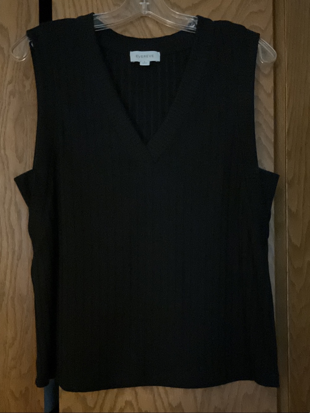 Evereve Black Sleeveless V-Neck Knit Tank